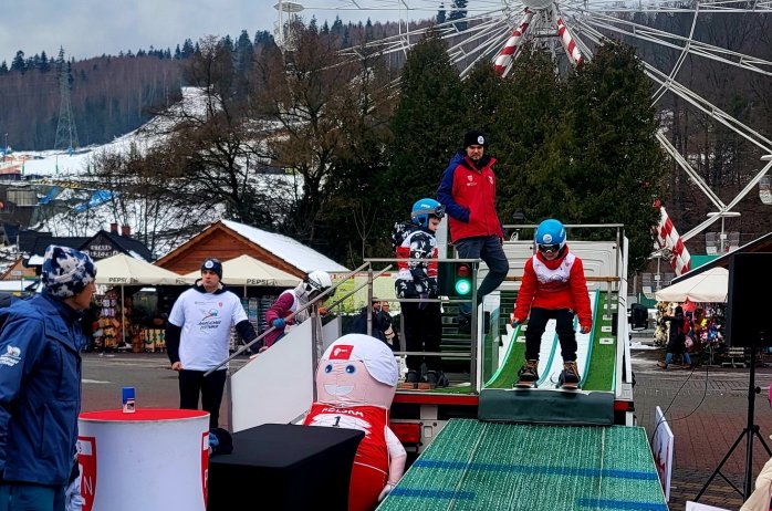 Mikołajkowy Dzień Sportów Zimowych.